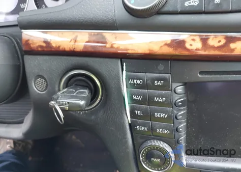 2005 Mercedes-Benz E 320 4Matic z USA, uszkodzony, nr VIN WDBUF82J05X180078